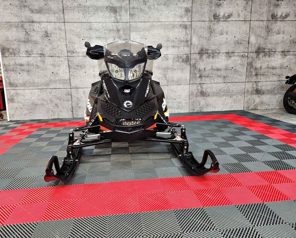 2012 Skidoo mxz x 800